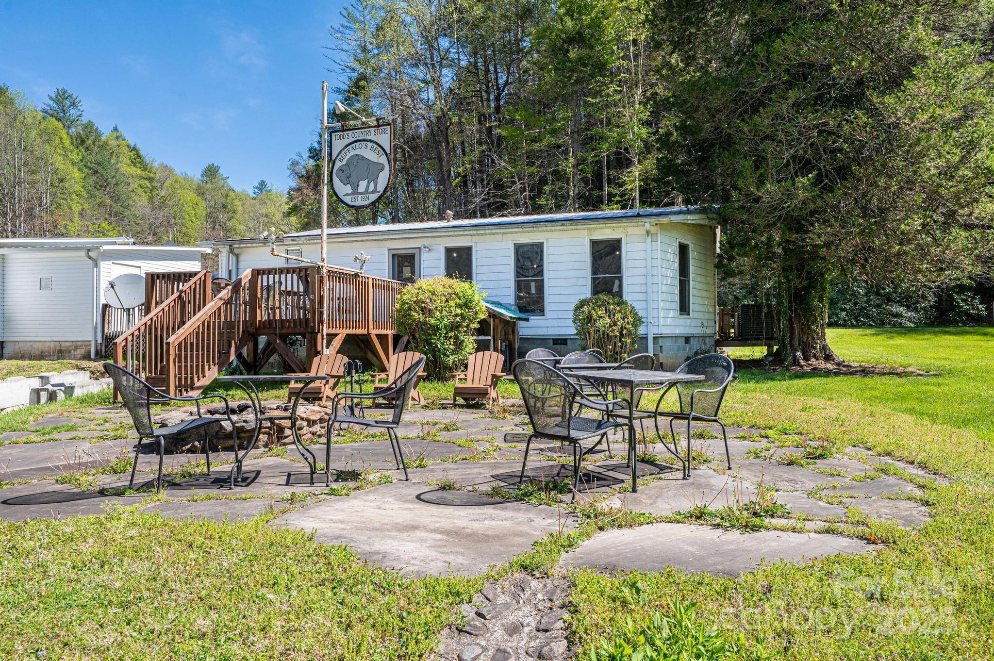 6353 Buffalo Cove Road Property Photo 32