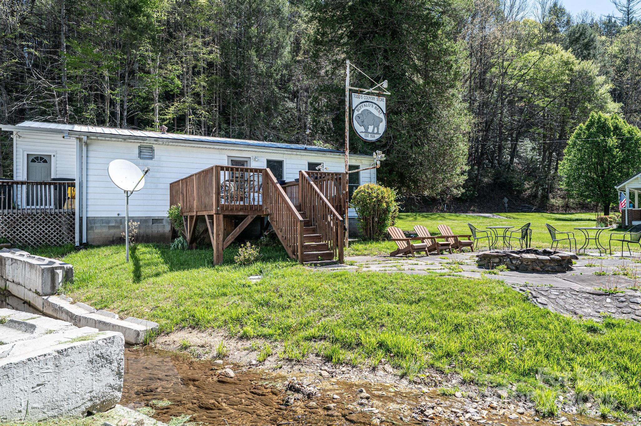 6353 Buffalo Cove Road Property Photo 34