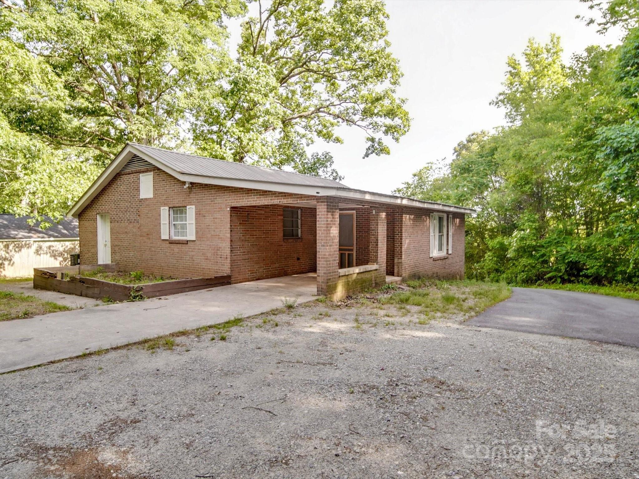 363 Sowers Road Property Photo 1