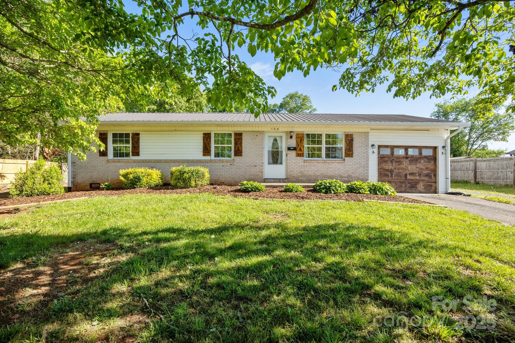 136 Kent Drive Property Photo 1