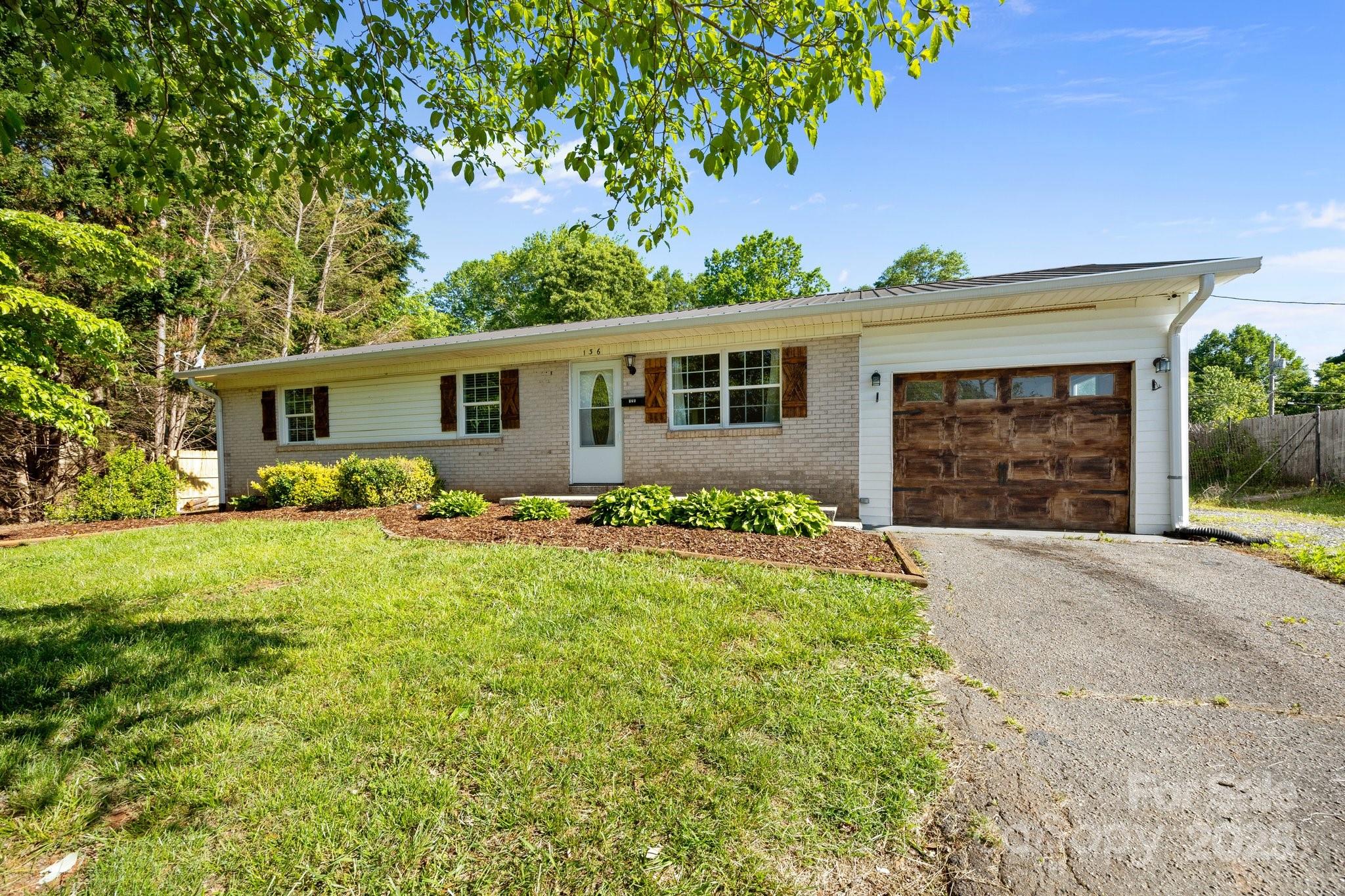 136 Kent Drive Property Photo 2