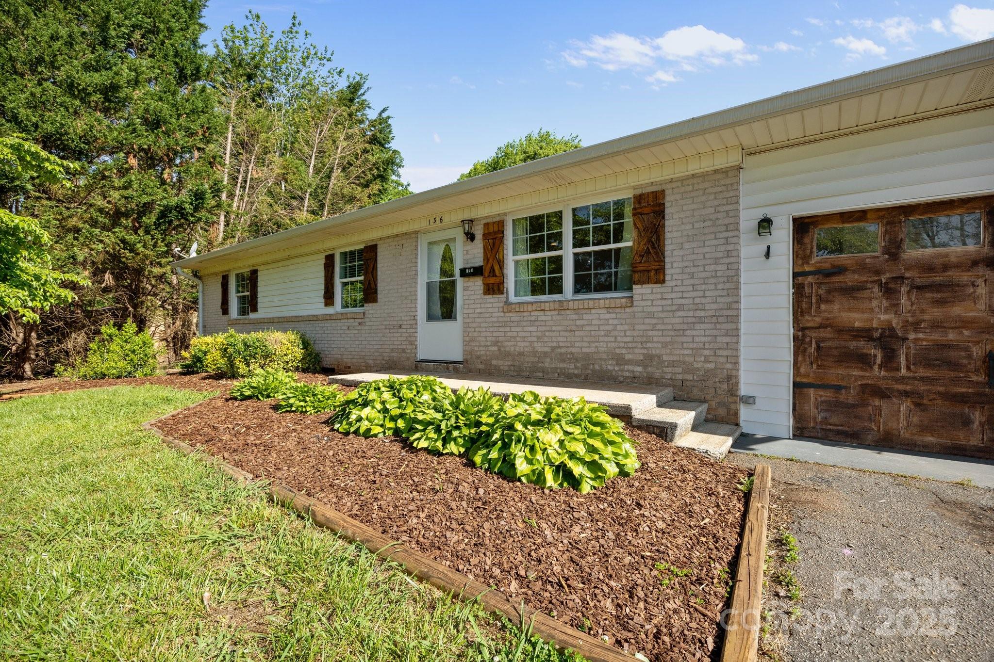 136 Kent Drive Property Photo 4
