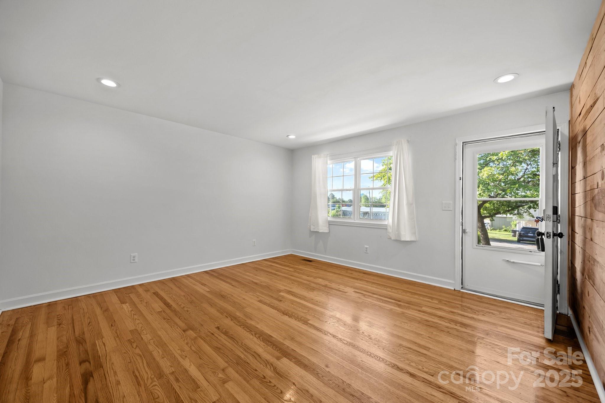 136 Kent Drive Property Photo 7