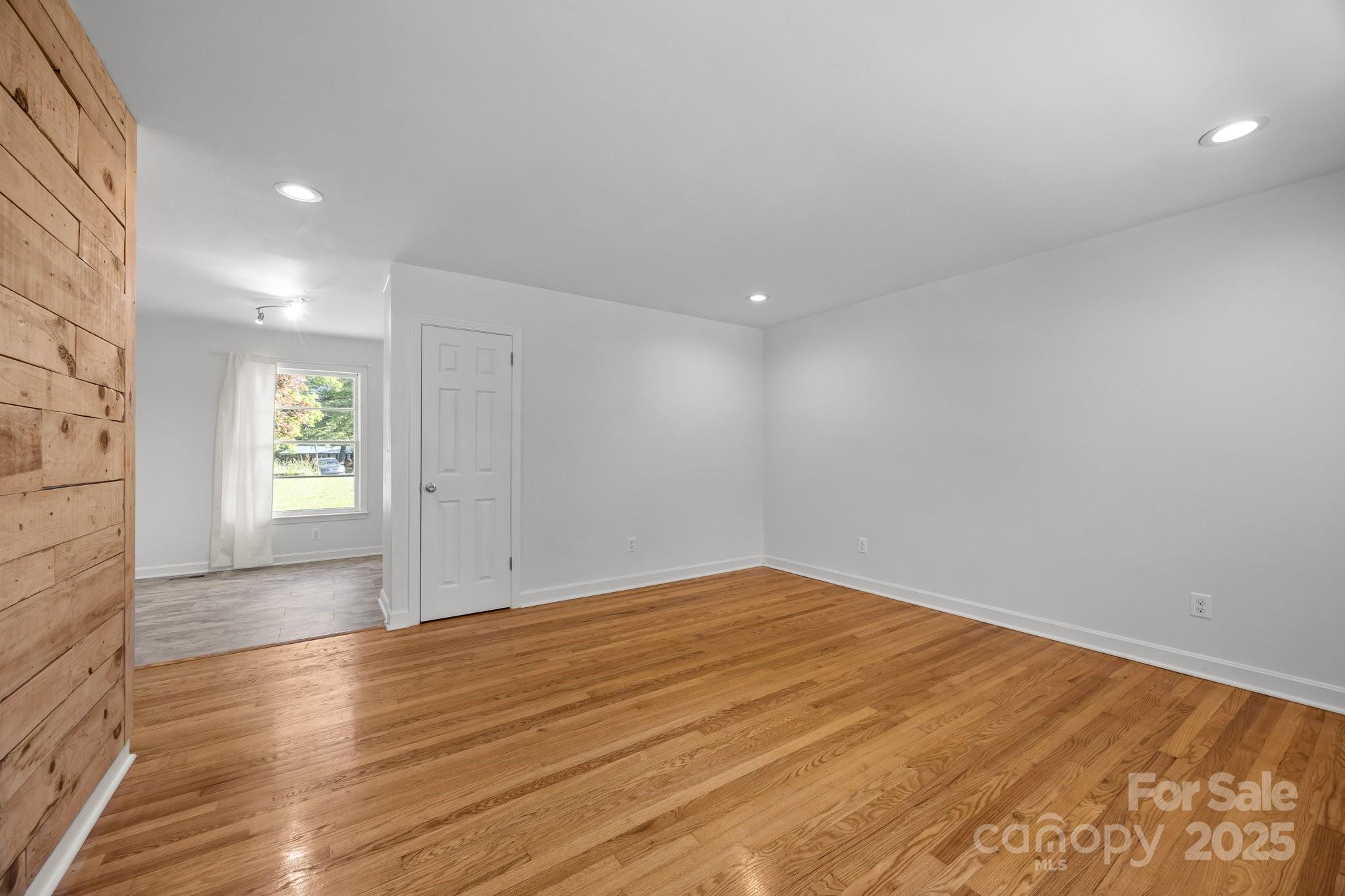 136 Kent Drive Property Photo 8