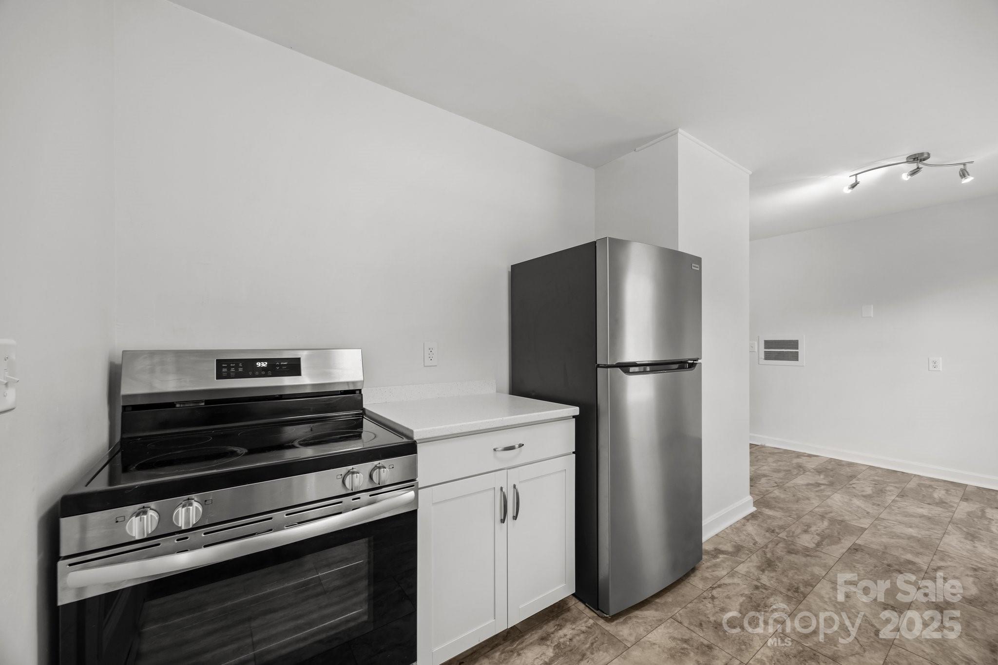 136 Kent Drive Property Photo 16