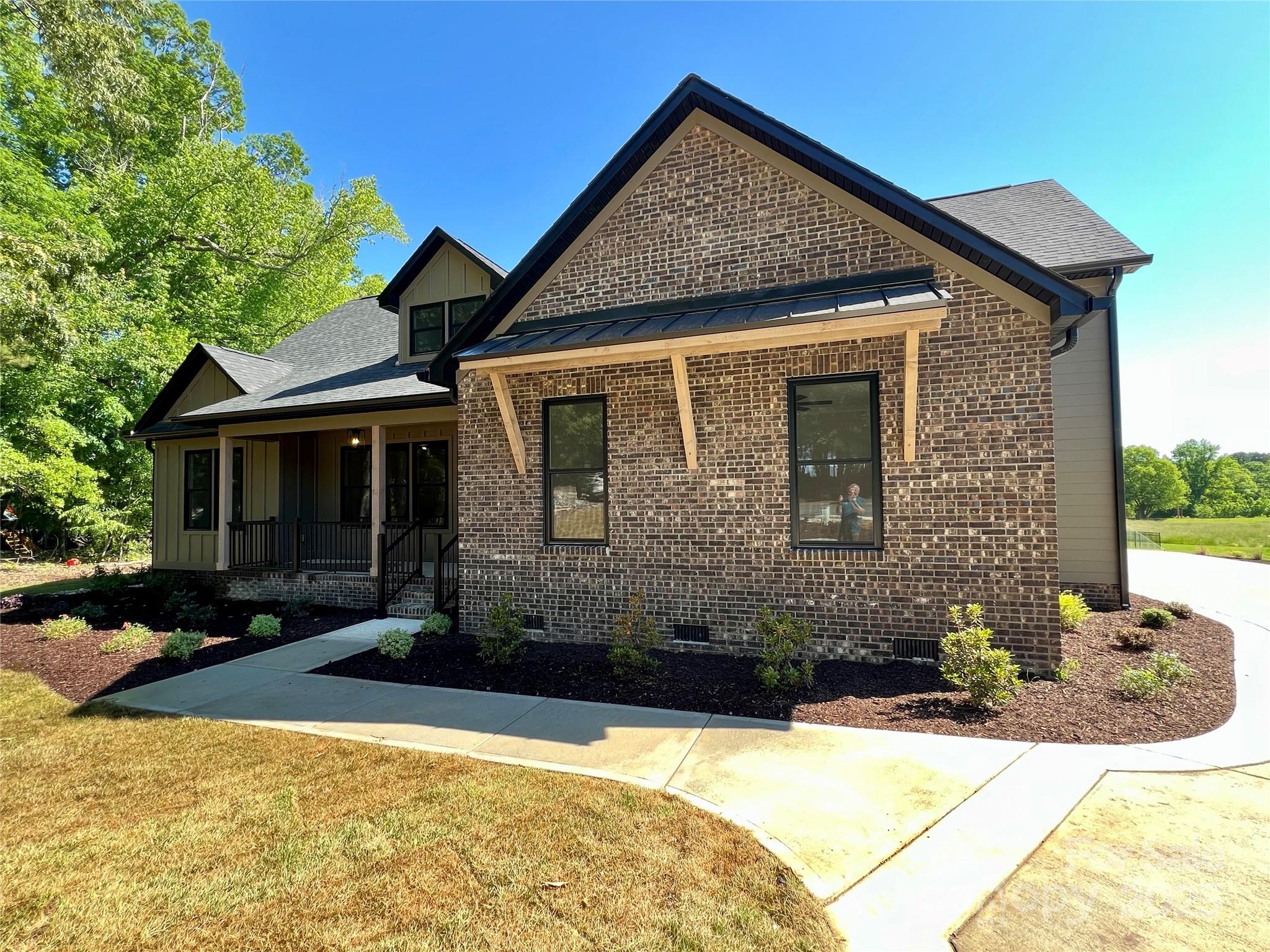 603 Turnberry Court Property Photo 2