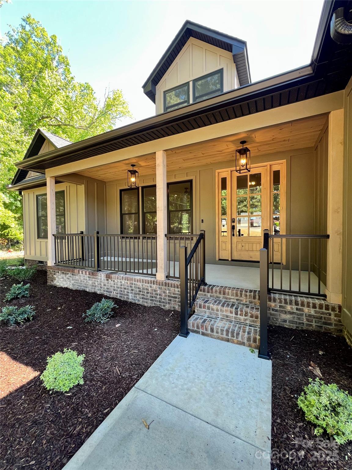 603 Turnberry Court Property Photo 3