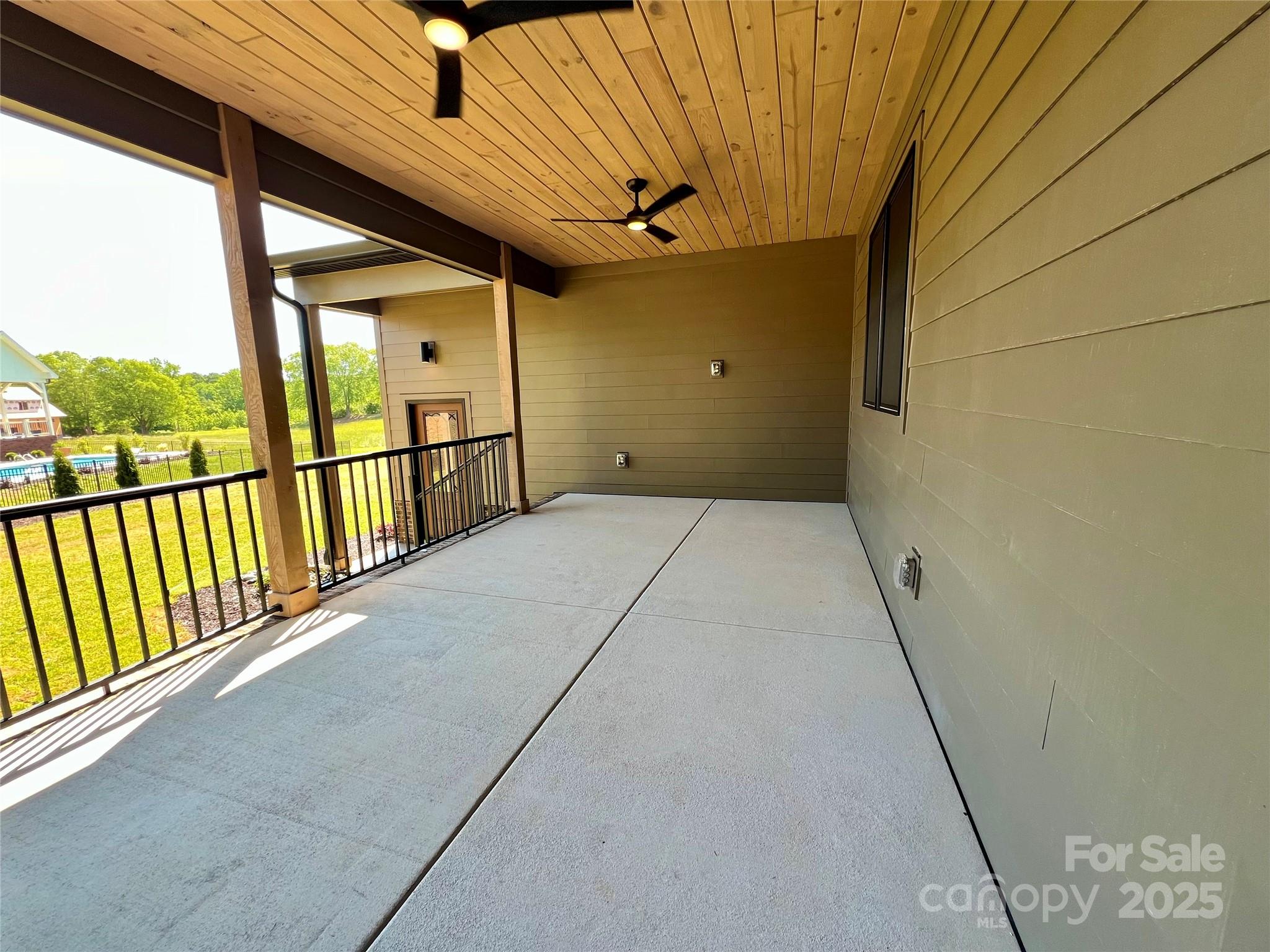 603 Turnberry Court Property Photo 20