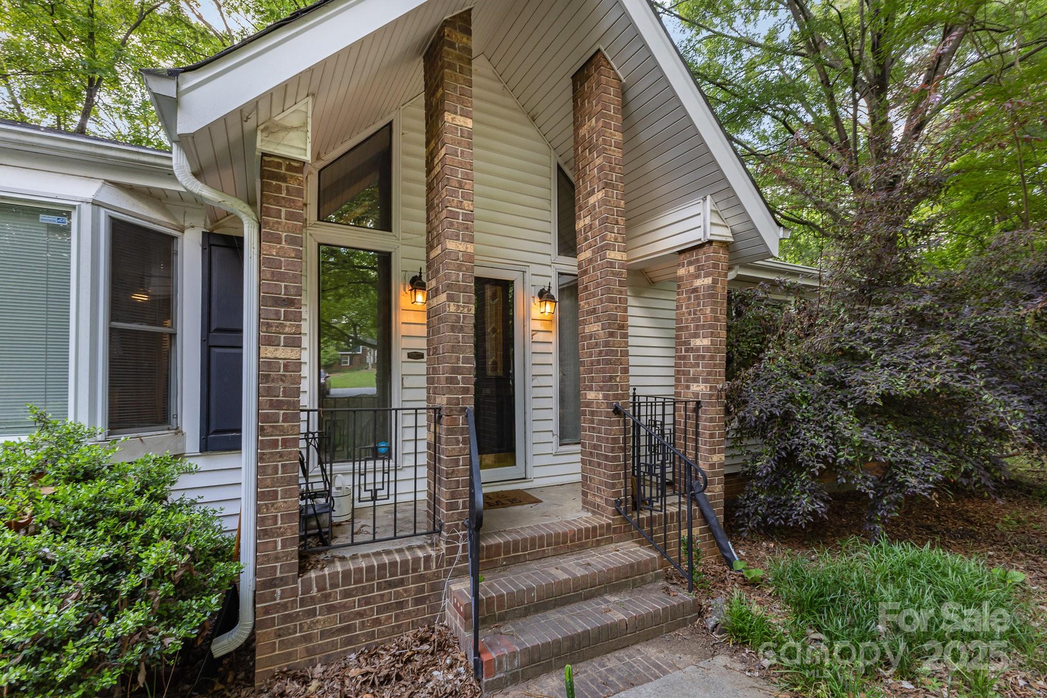 1407 Jodhpur Court Property Photo 4