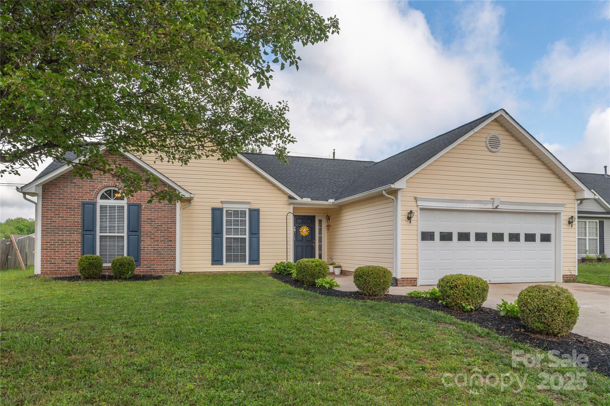 152 S Sunberry Trail Property Photo 1