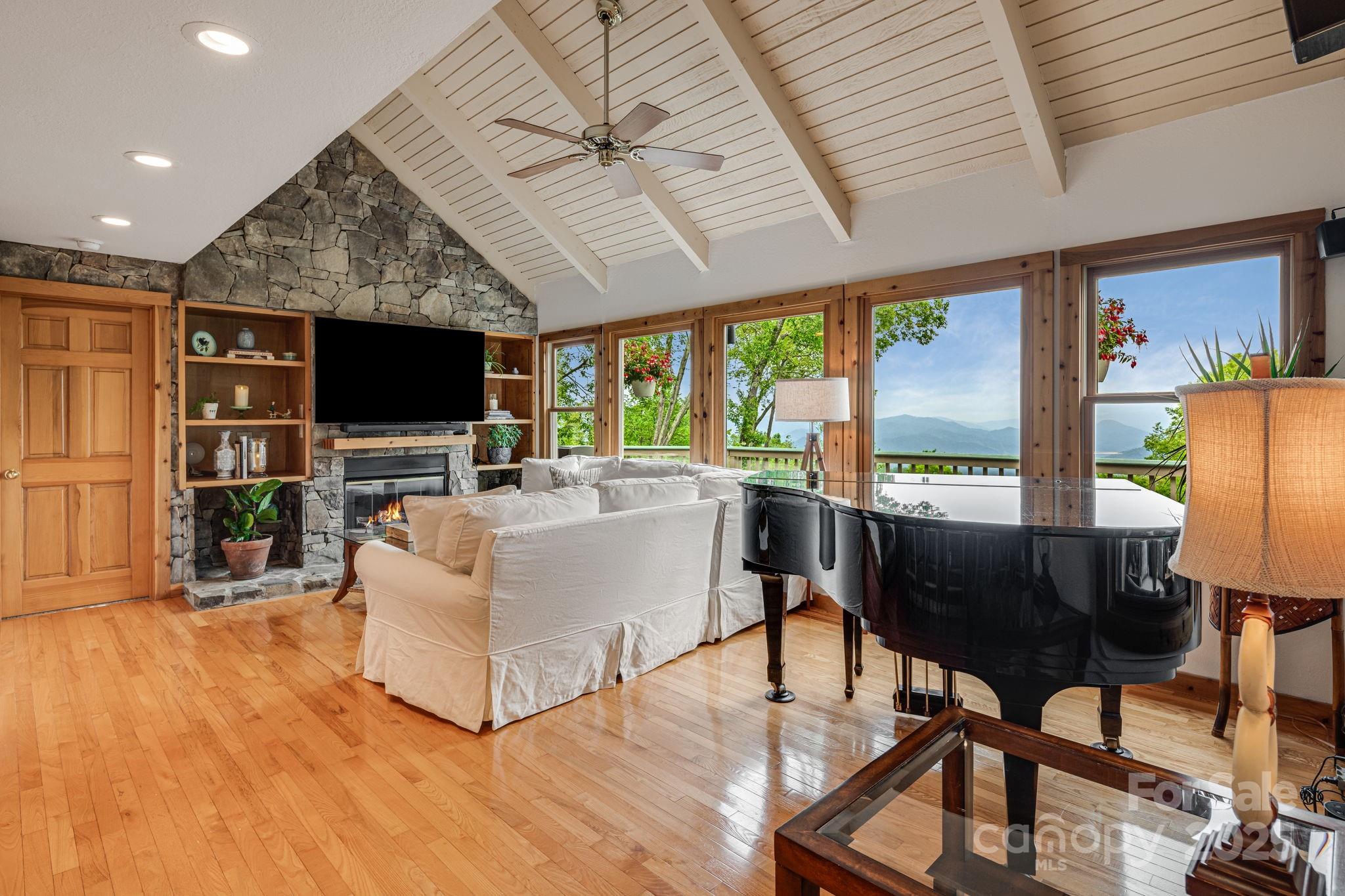 61 Ivy Ridge Road Property Photo