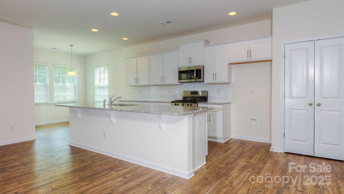 5523 Pamplona Way Property Photo 3