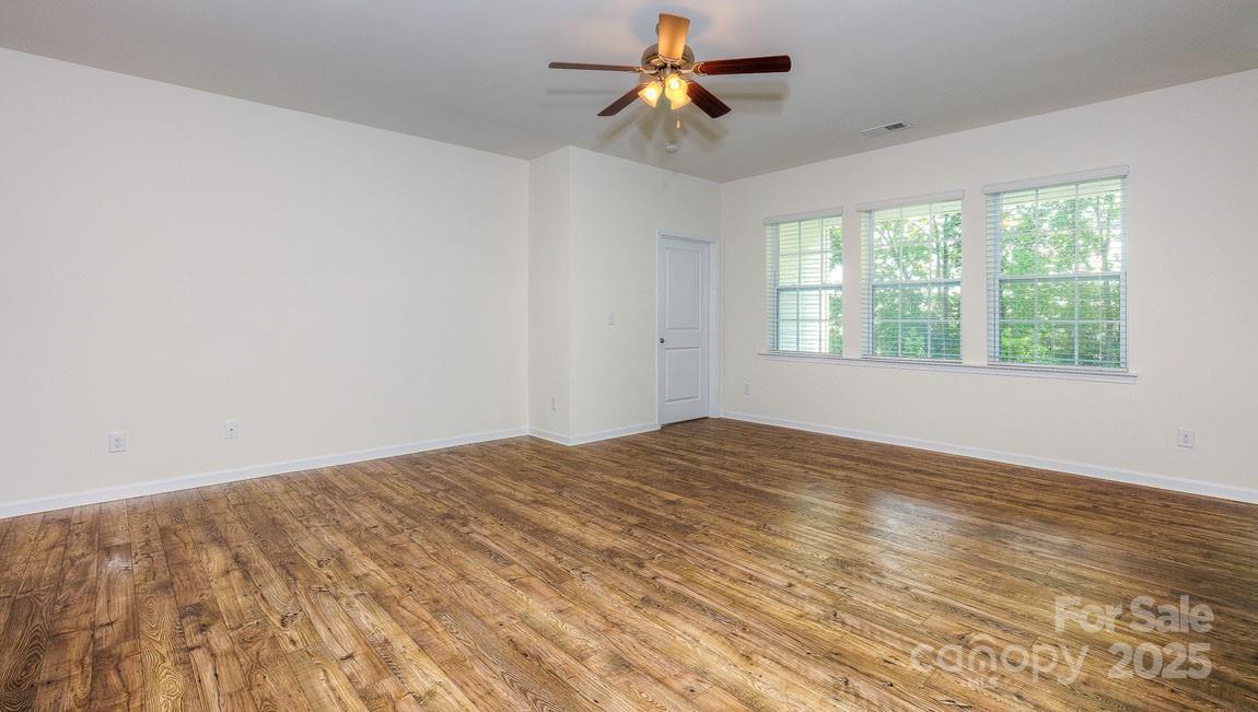 5523 Pamplona Way Property Photo 4