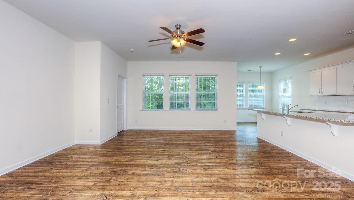 5523 Pamplona Way Property Photo 7