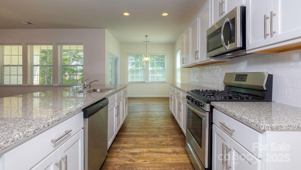 5523 Pamplona Way Property Photo 8