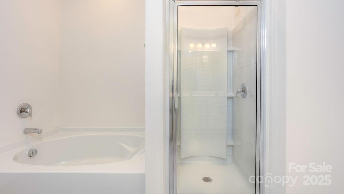 5523 Pamplona Way Property Photo 17