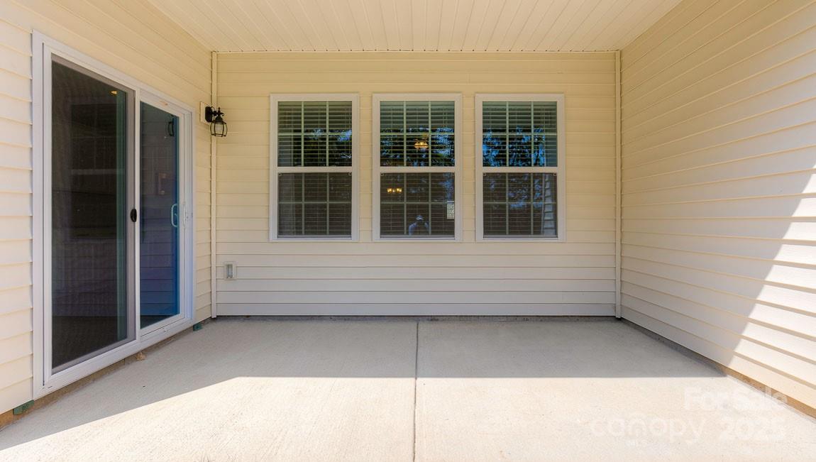 5523 Pamplona Way Property Photo 24