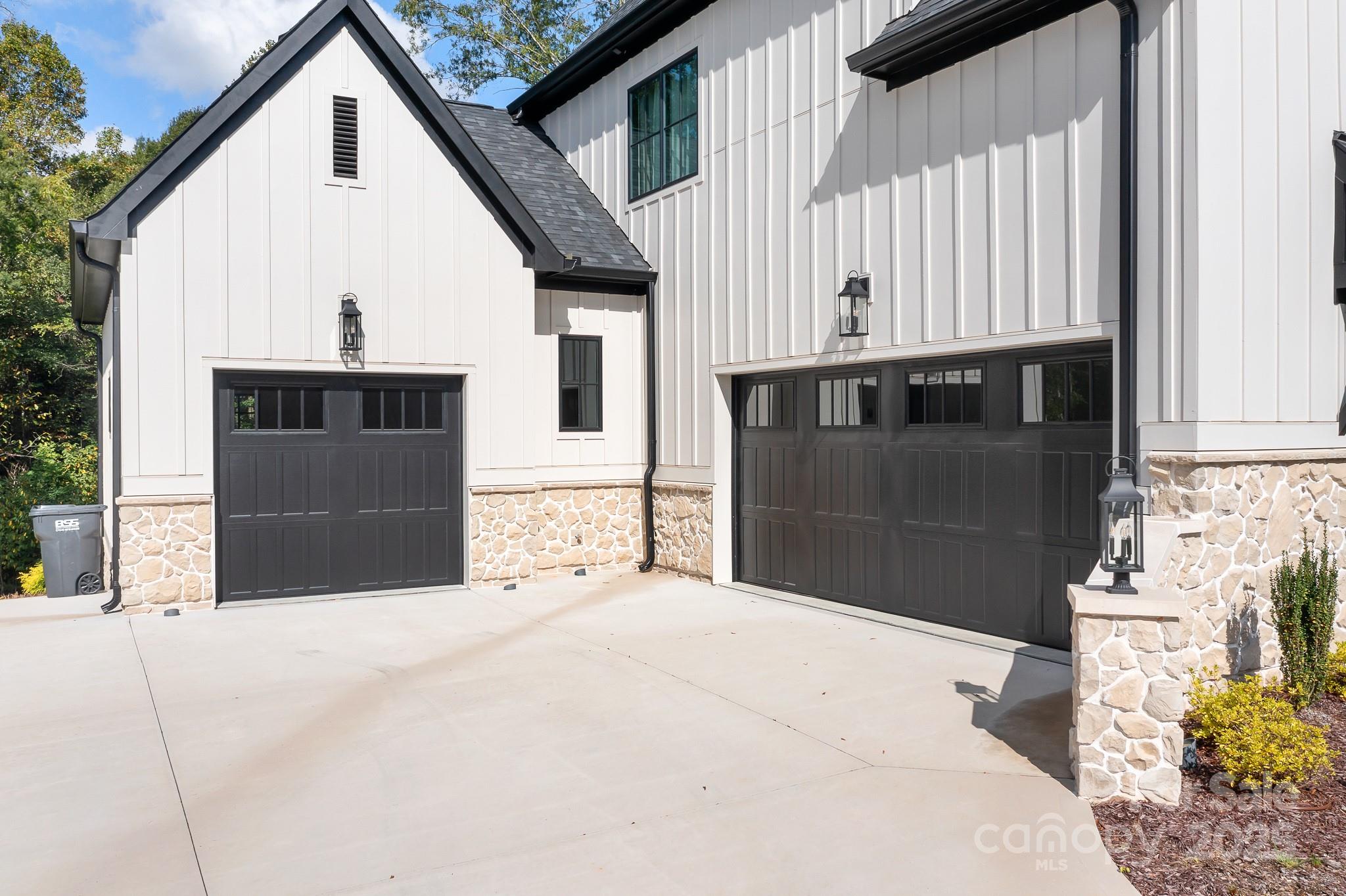 136 Castleview Lane Property Photo 3