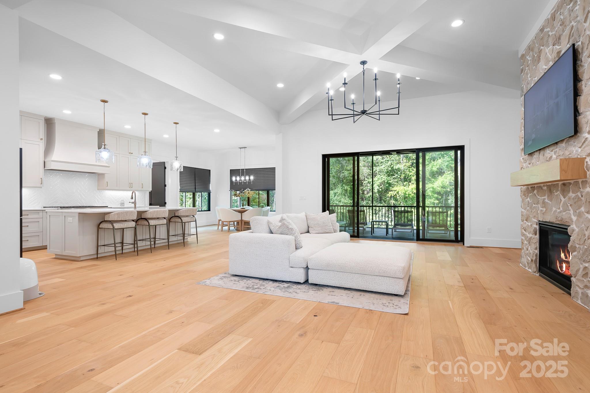 136 Castleview Lane Property Photo 5