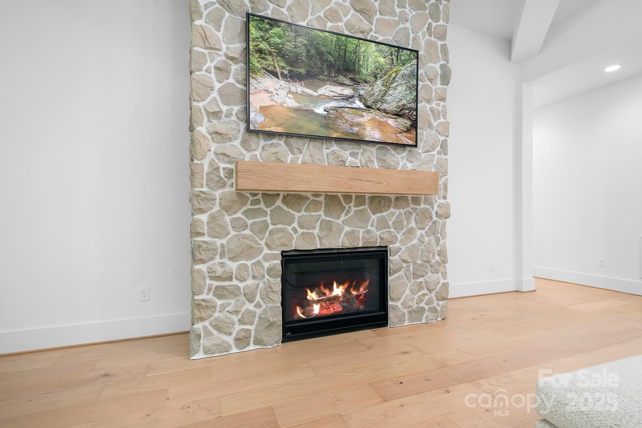 136 Castleview Lane Property Photo 8