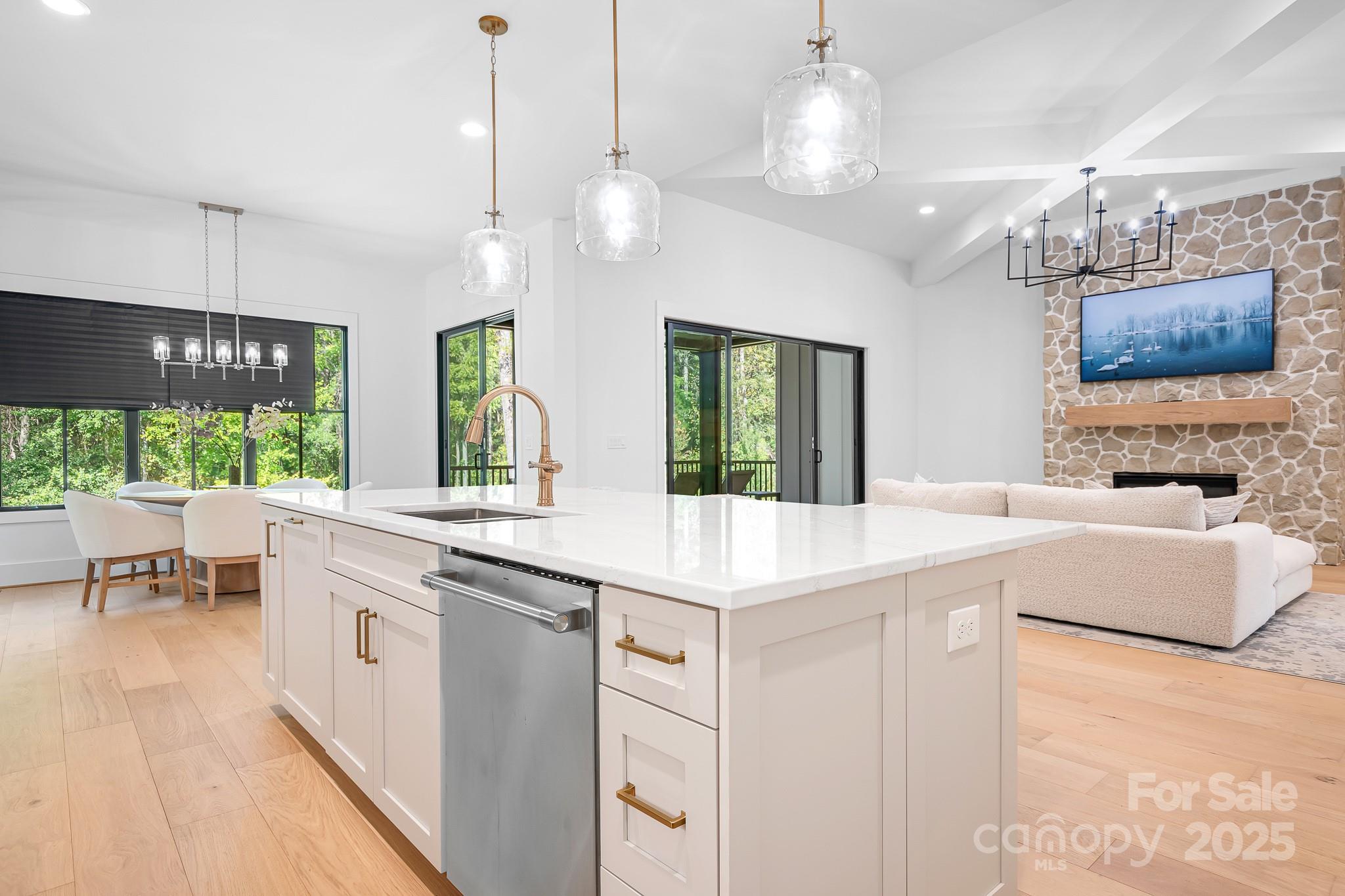 136 Castleview Lane Property Photo 9