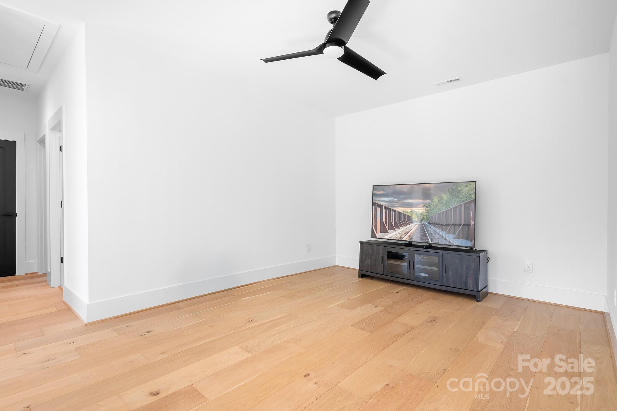 136 Castleview Lane Property Photo 24