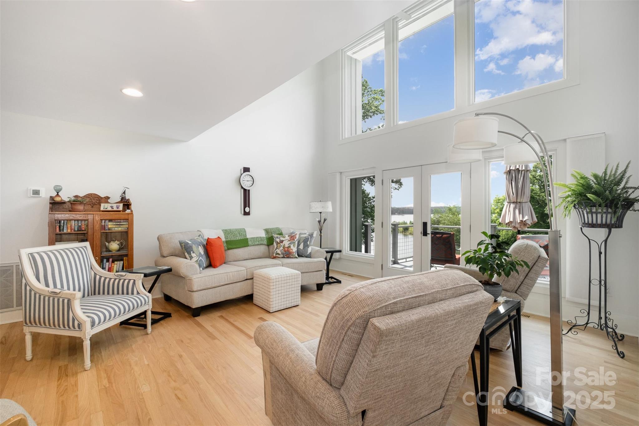 3005 Vernell Lane Property Photo 9