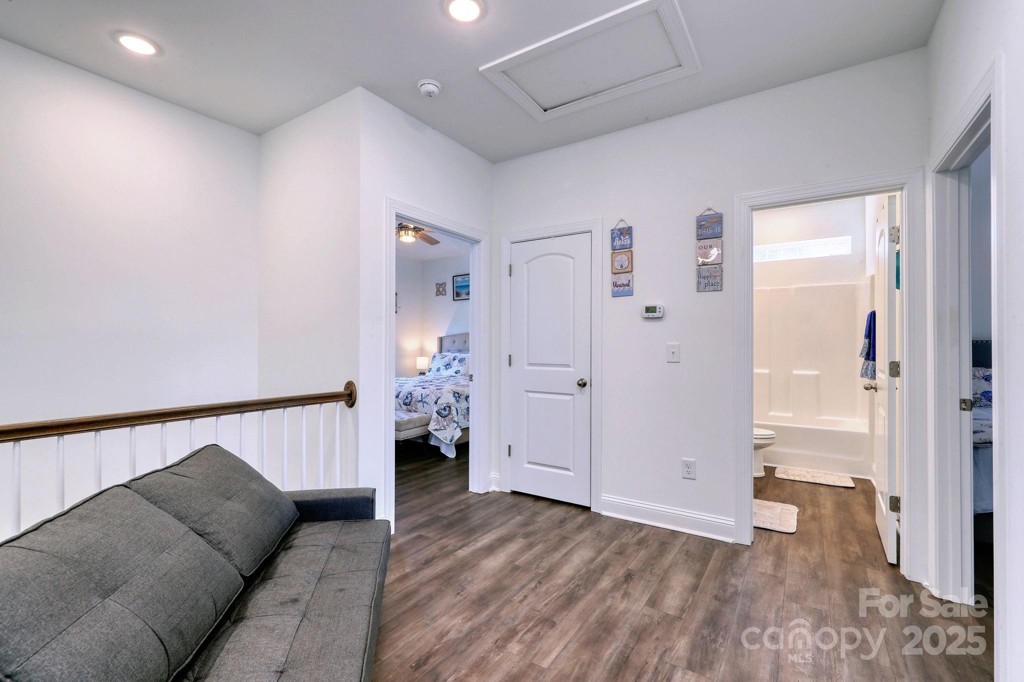 412 N Oak Street Property Photo 9