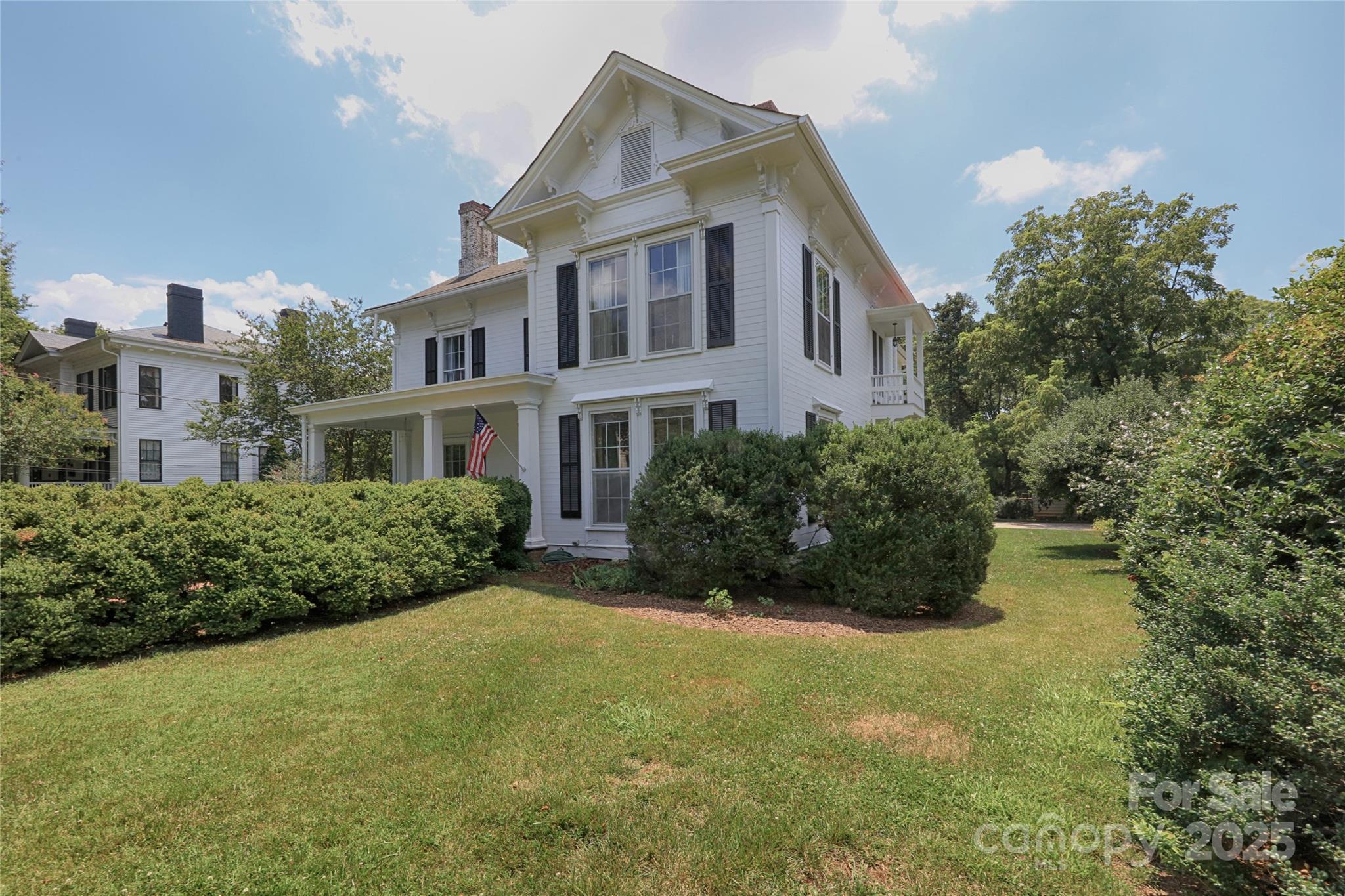 321 W Bank Street Property Photo 4