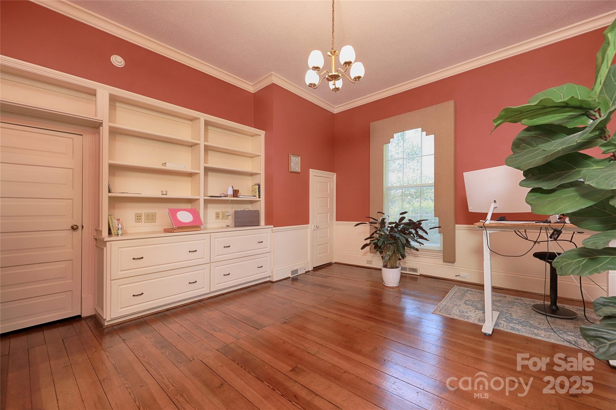 321 W Bank Street Property Photo 10