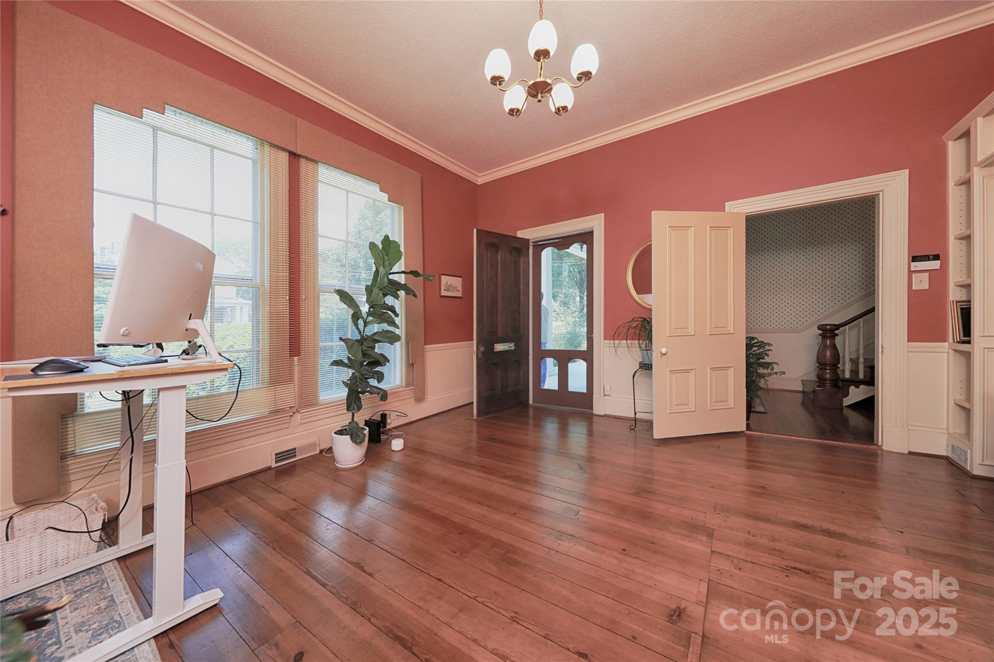 321 W Bank Street Property Photo 11