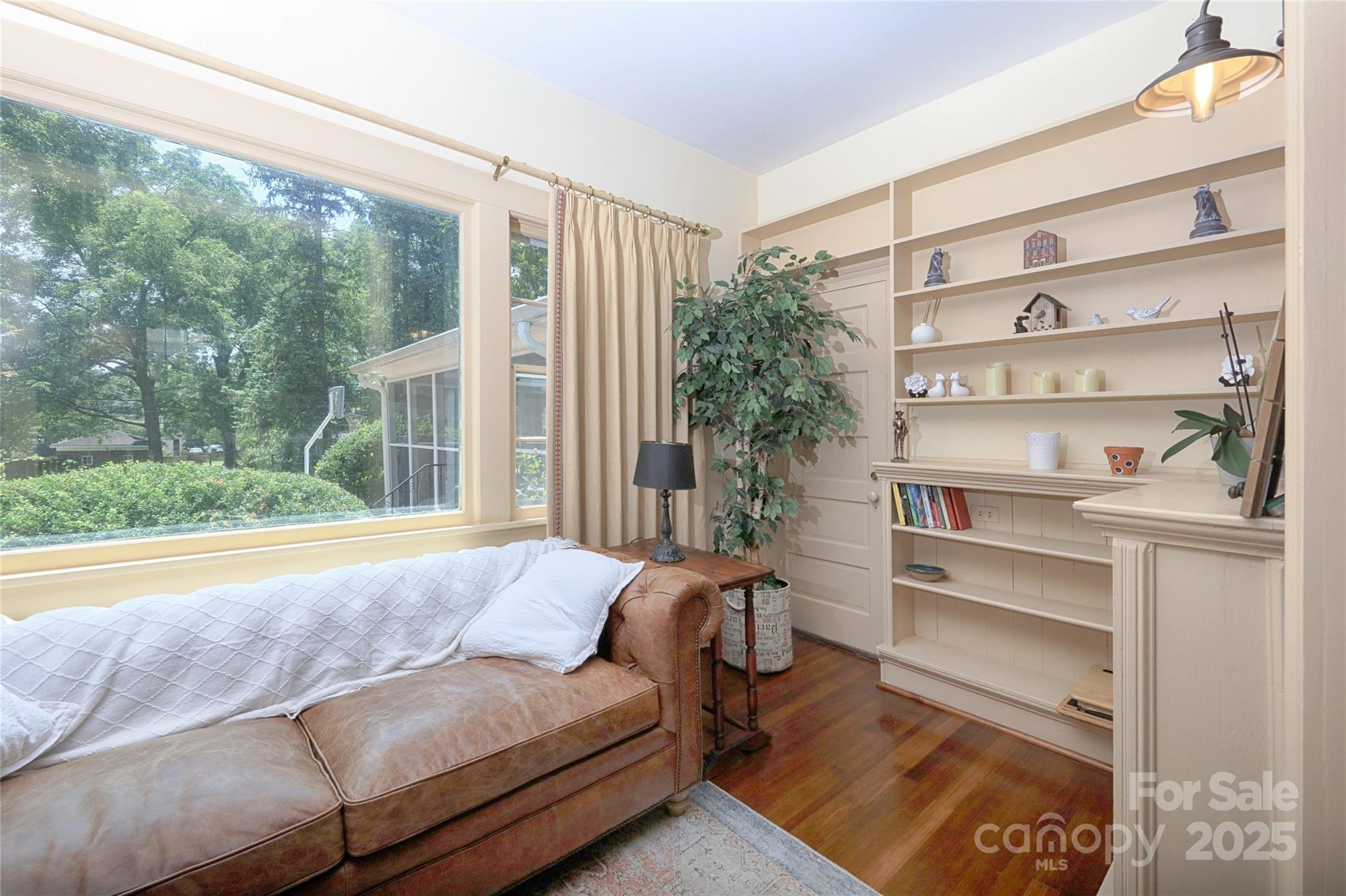 321 W Bank Street Property Photo 20