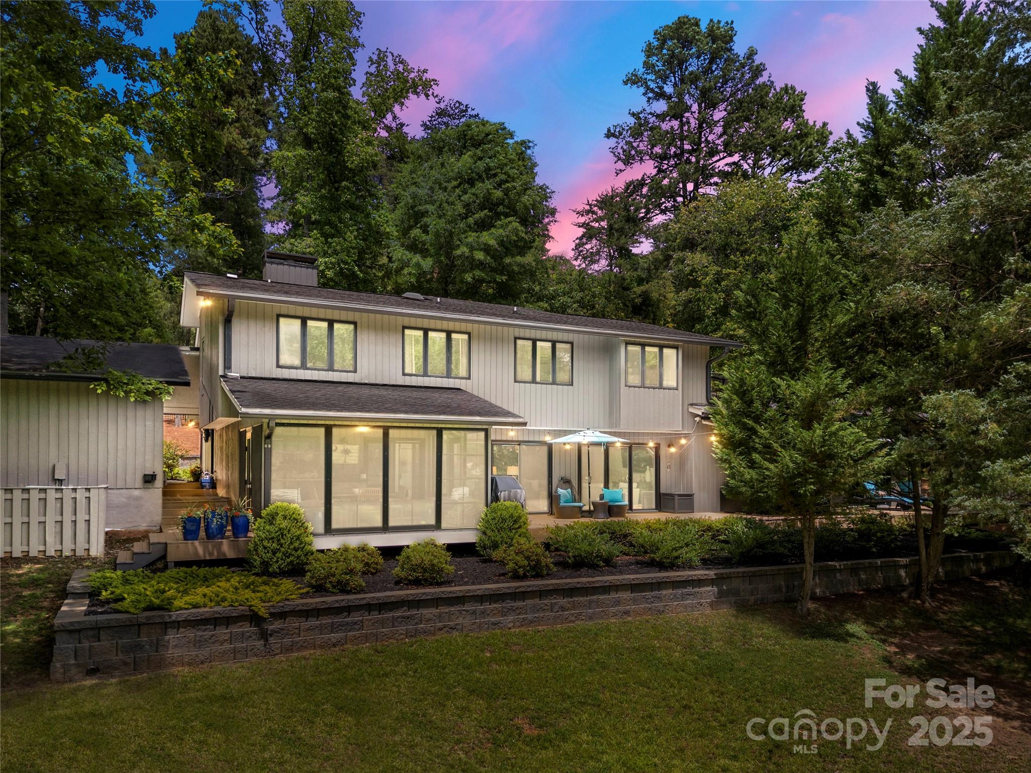 54 Honeysuckle Woods Property Photo
