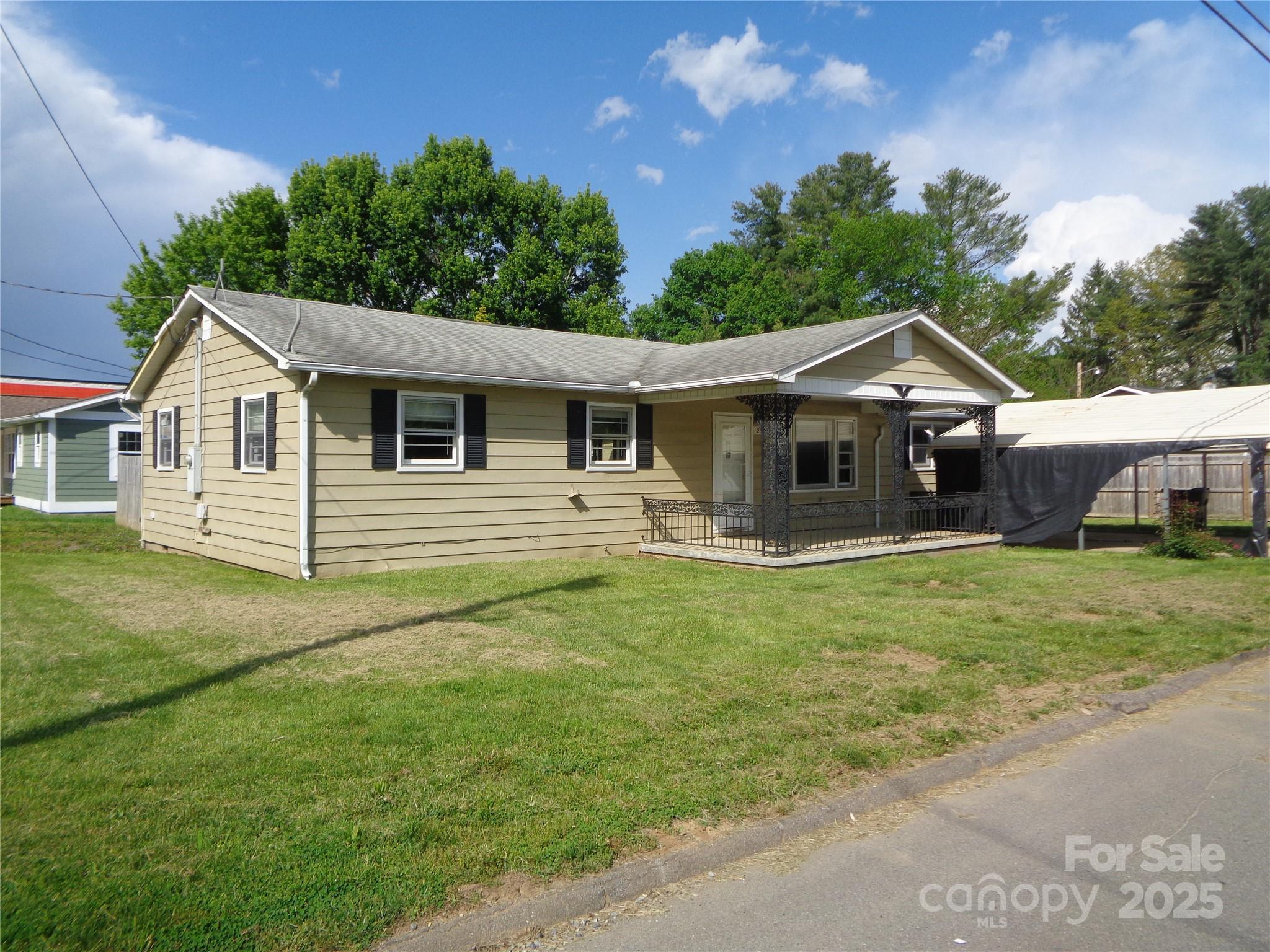 252 Rogers Street Property Photo 1