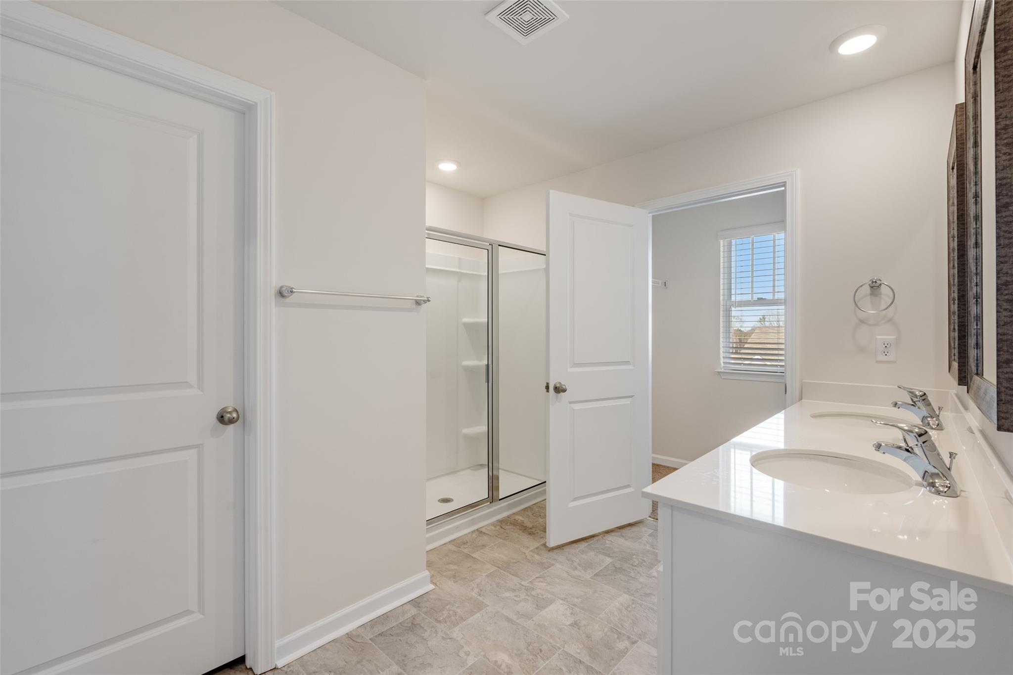 123 Creekwalk Lane Property Photo 14