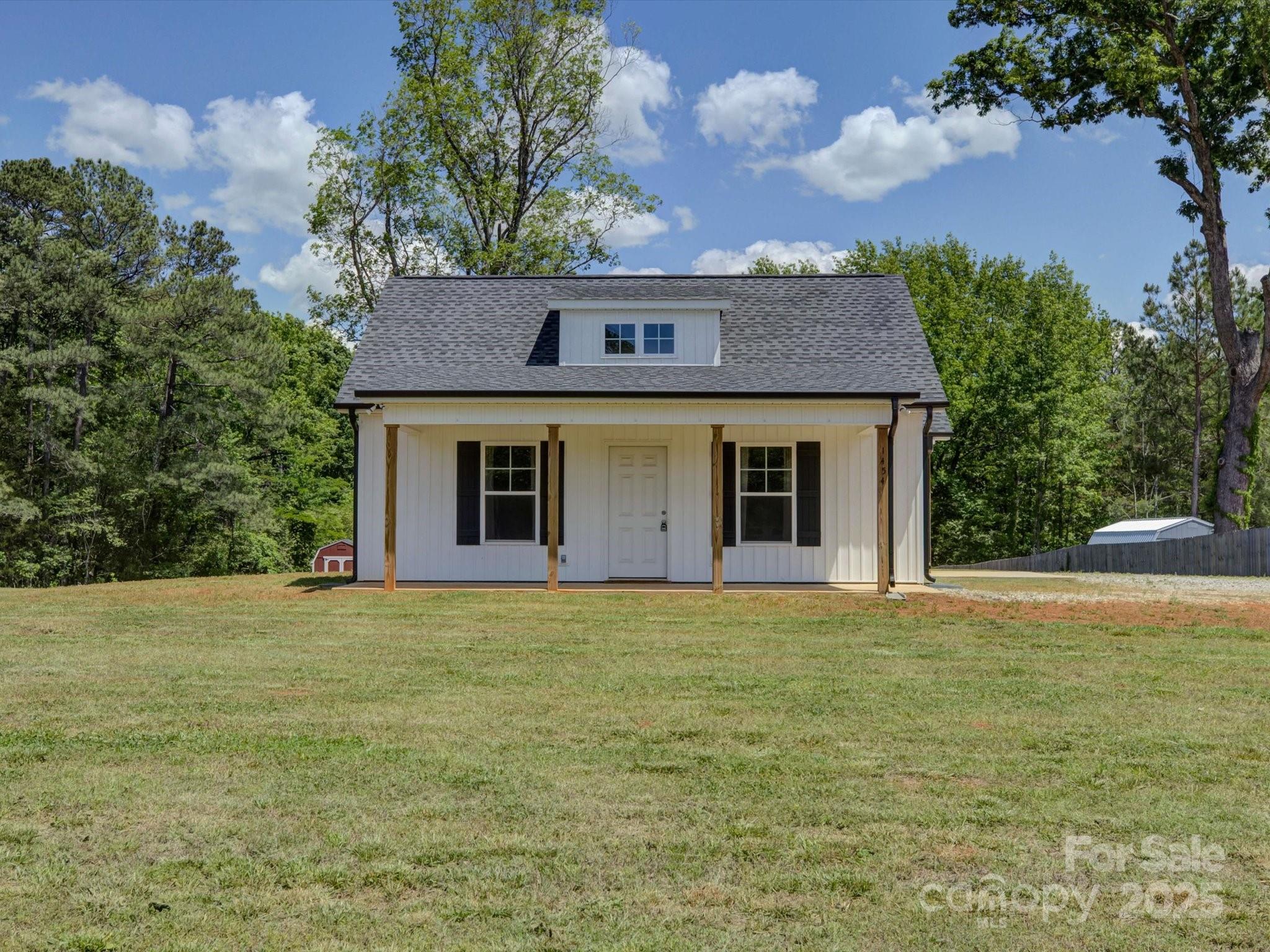 1454 King Road Property Photo 1
