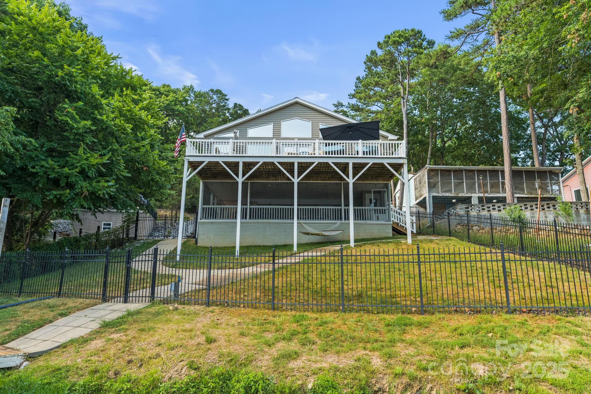 592 Shoreline Road Property Photo 1
