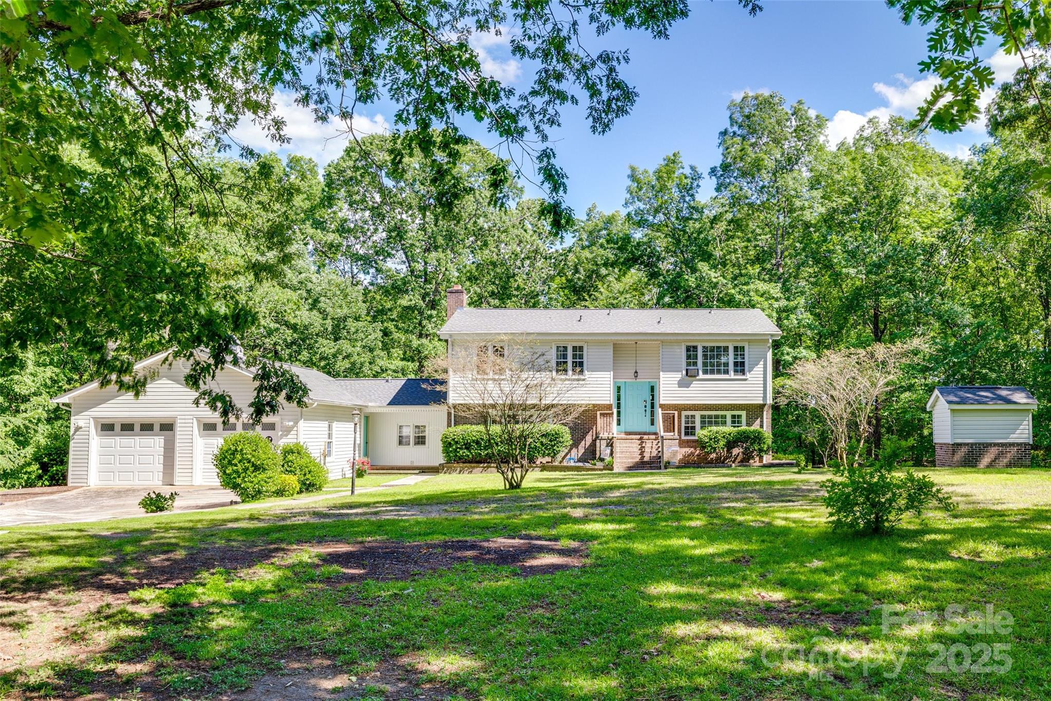 679 Fairforest Road Property Photo 1