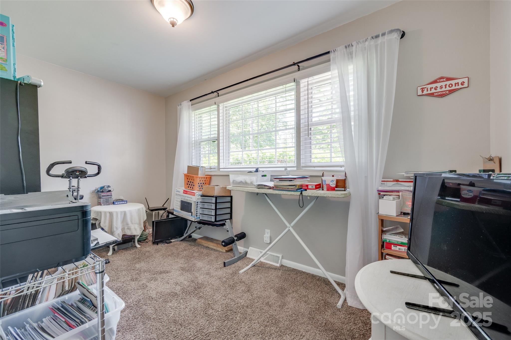 679 Fairforest Road Property Photo 15