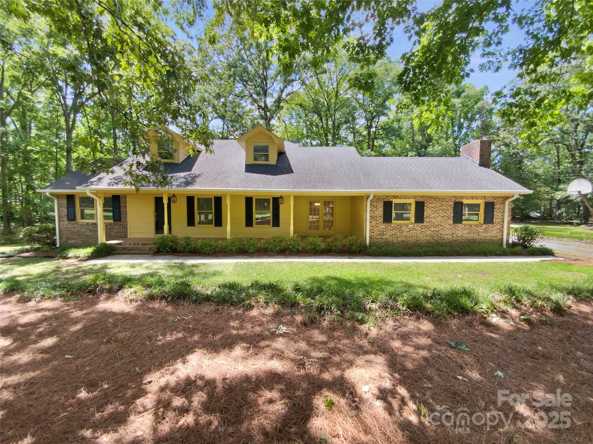 3203 Oakdale Drive Property Photo 1