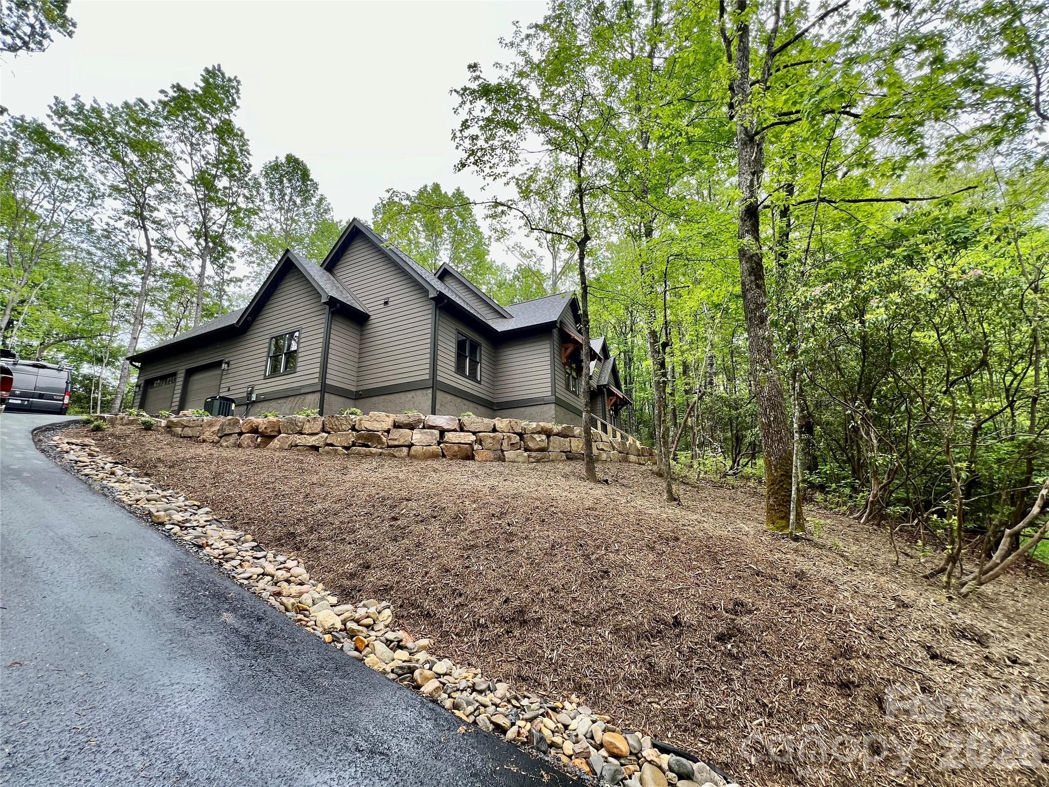 435 Soquili Drive Property Photo 3