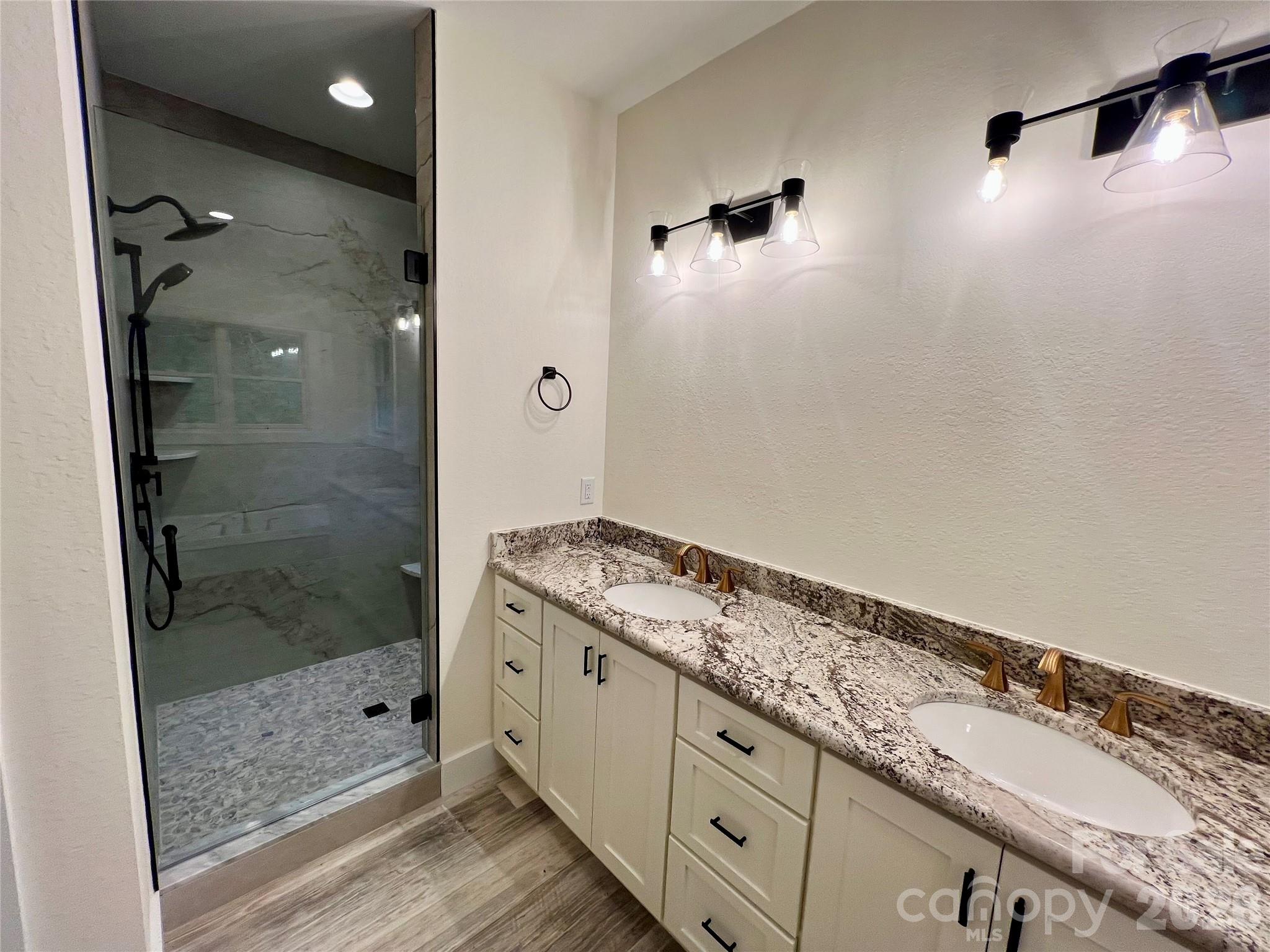 435 Soquili Drive Property Photo 17