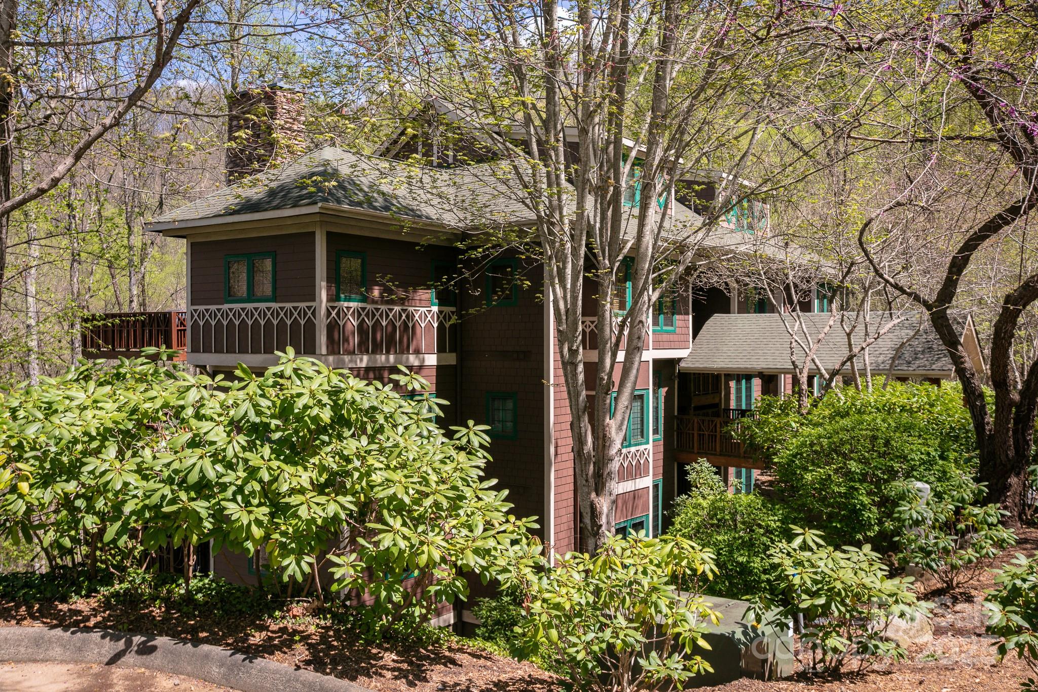 81 Creekside Way F/101 Property Photo