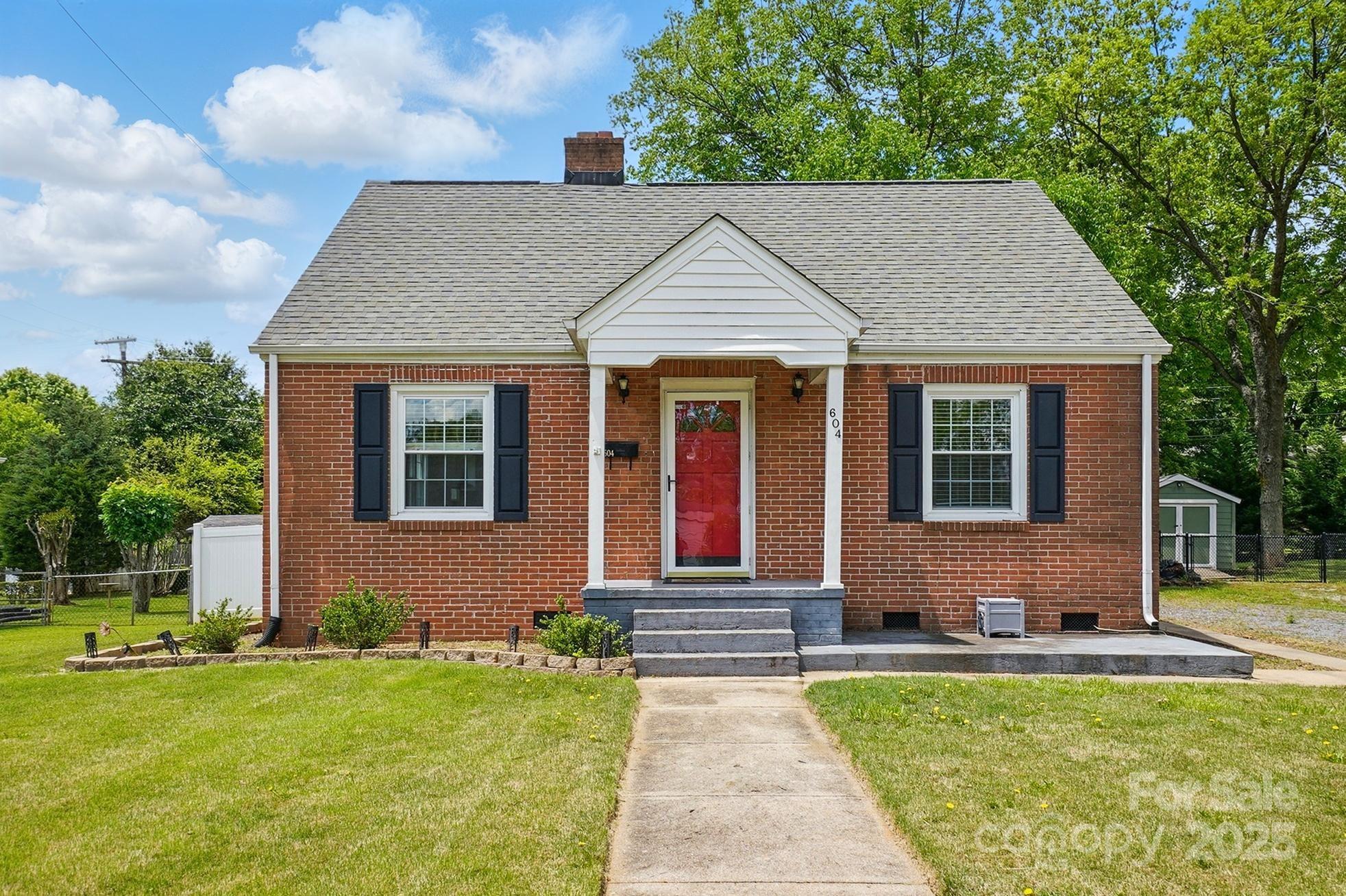 604 Meadowbrook Road Property Photo
