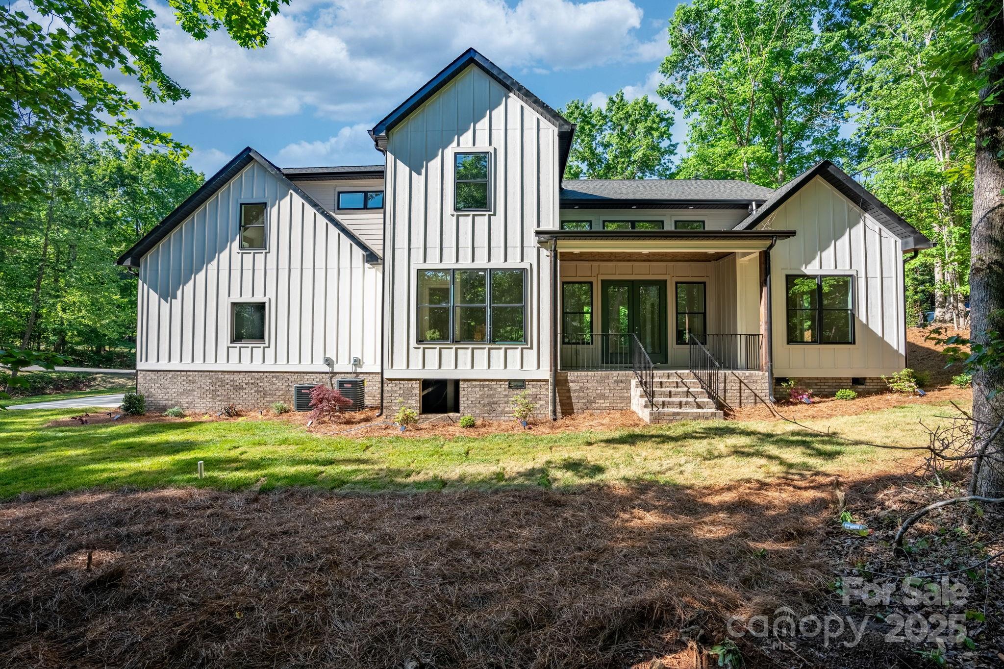 111 Greens Road Property Photo 5