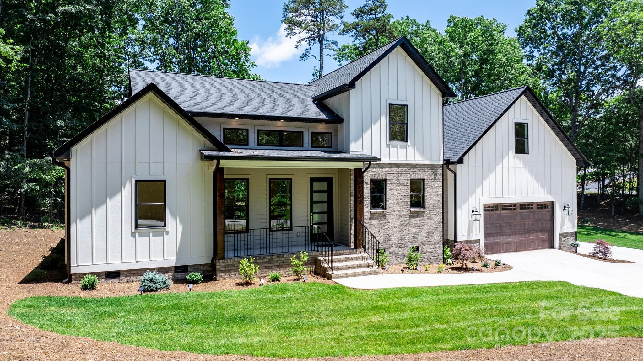 111 Greens Road Property Photo 6