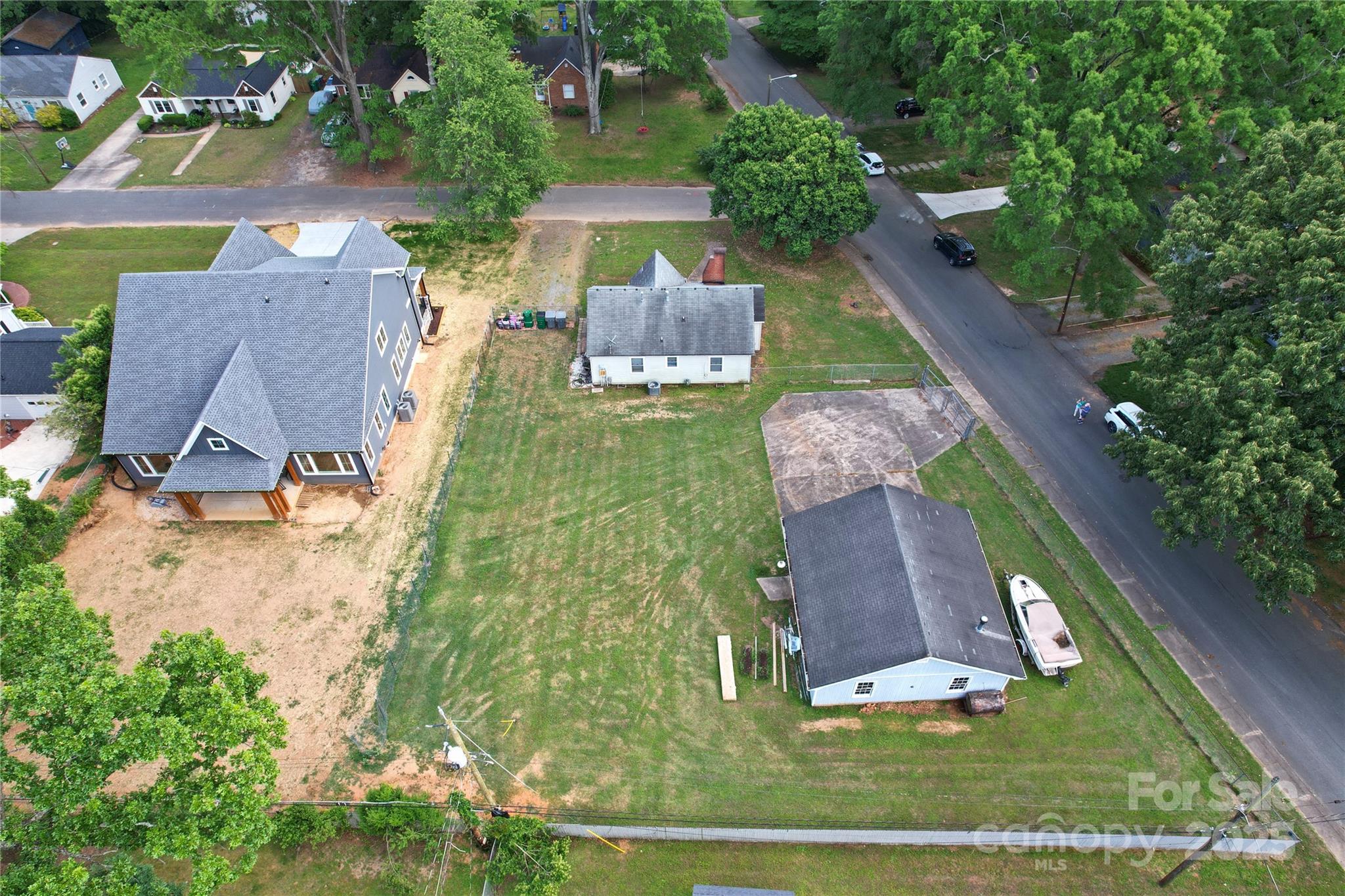 3901 Admiral Avenue Property Photo 4