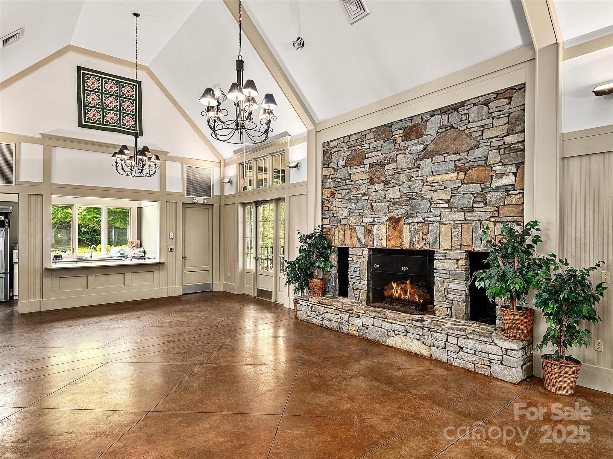 404 Coopers Hawk Drive Property Photo 11