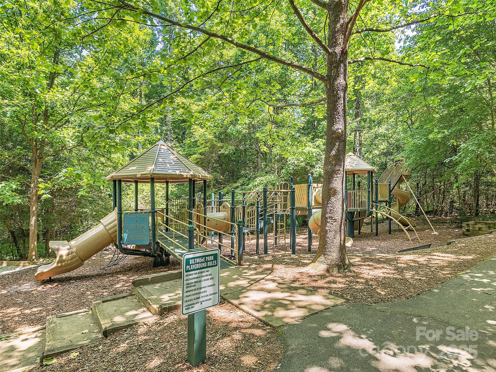 404 Coopers Hawk Drive Property Photo 12