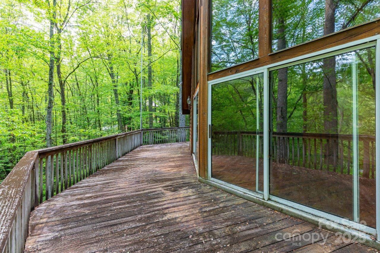 307 Five Star Drive Property Photo 2
